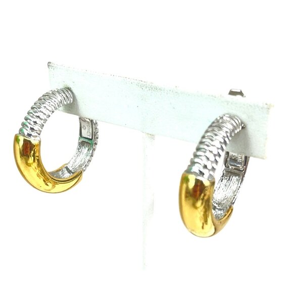 Two Tone Ribbed Hoop Earrings Silver Gold Clip On Vintage Style Retro Bold Look - Picture 2 of 5